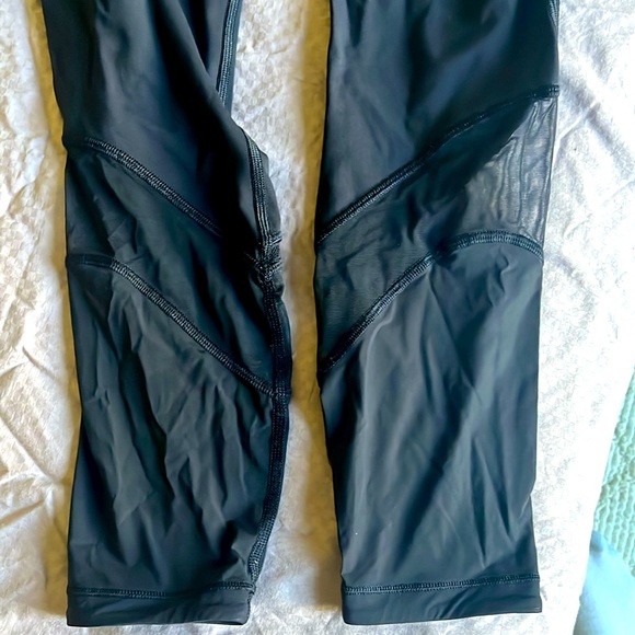 Lululemon Fresh In Mesh Tight (25") - EUC - Picture 6 of 8